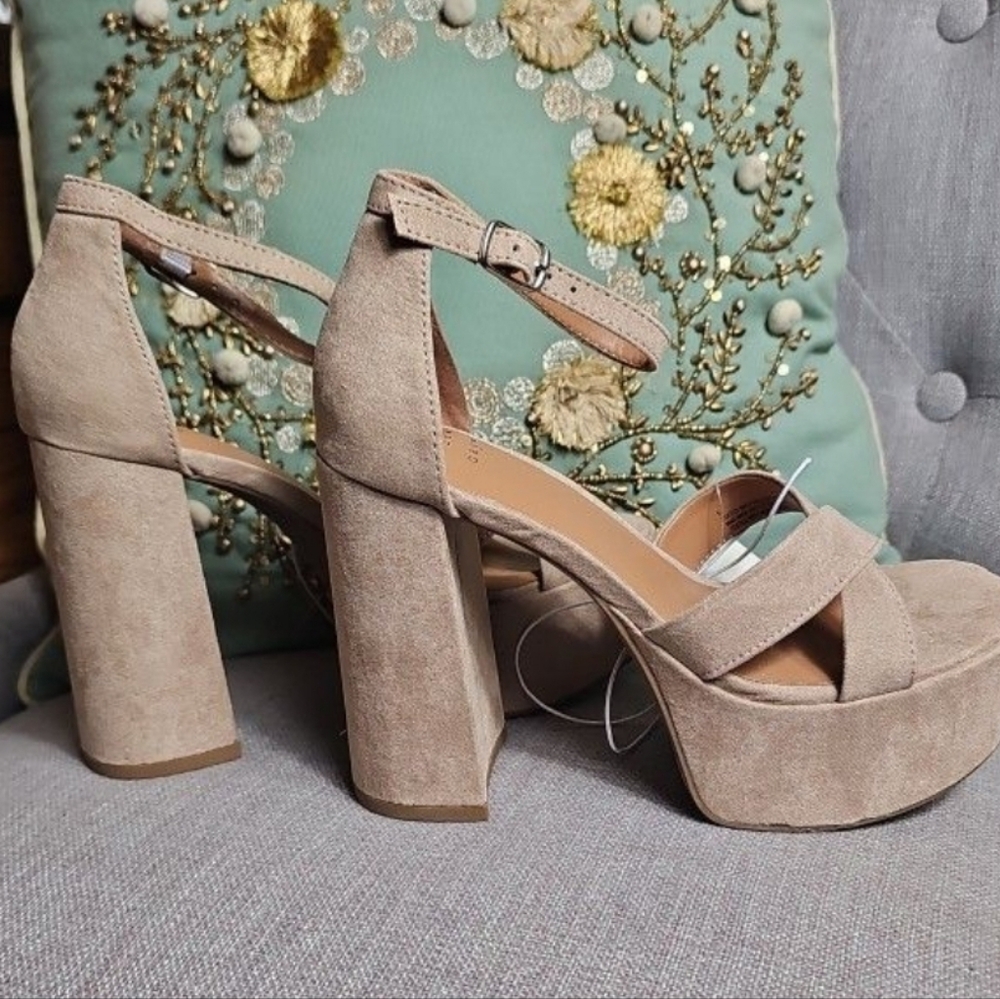 A New Day  Women's High Heel Size 5